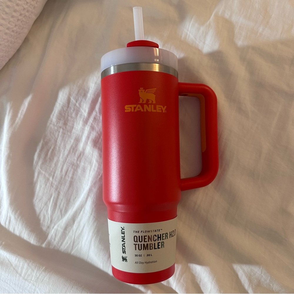 Stanley Bold Red Quencher H2.0 Tumbler
